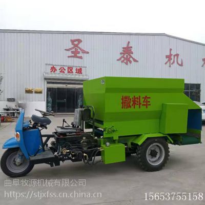 綠色環保電動撒料車 牛場喂料新利器，省時省工又環保